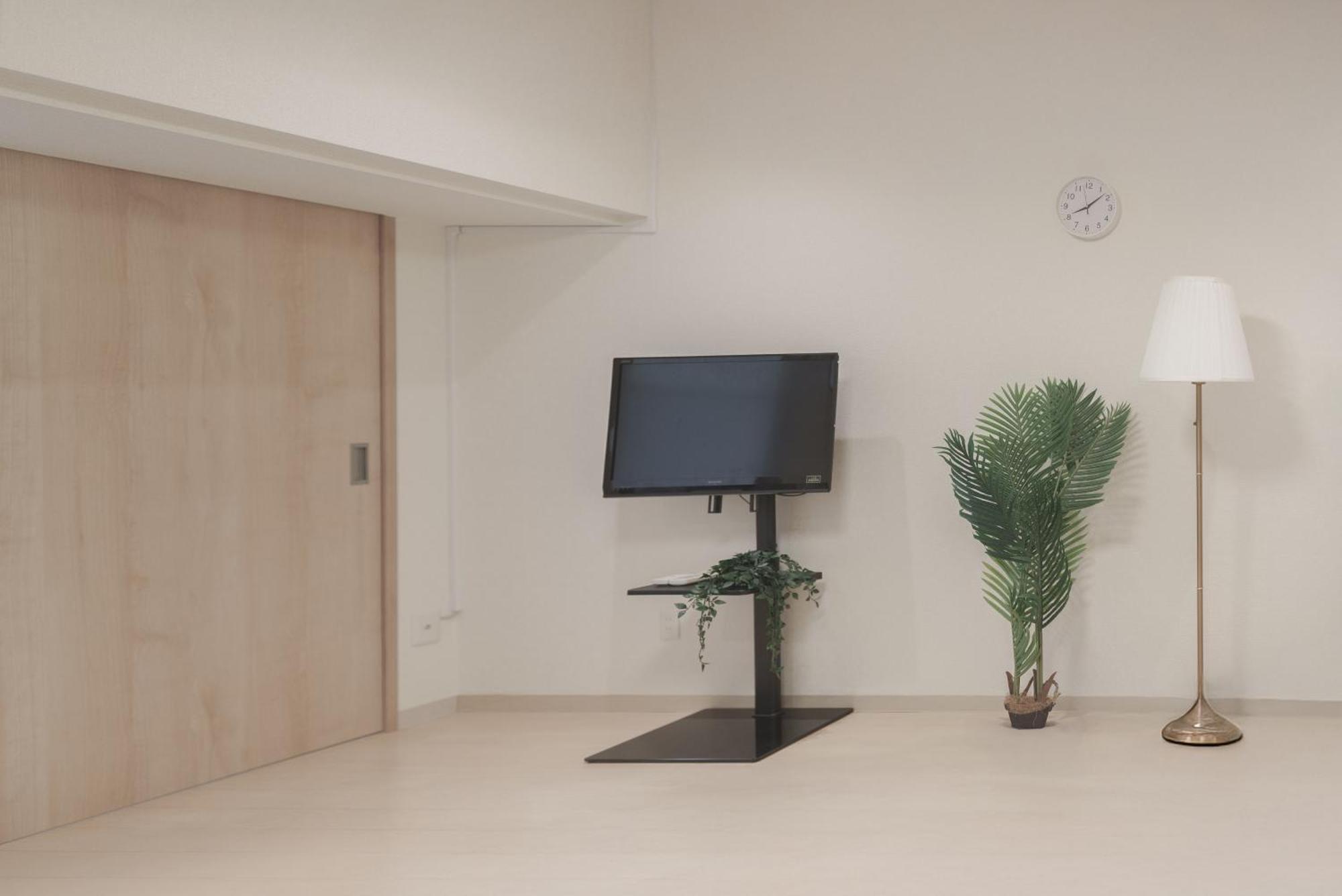 1 Minute From Higashi-shinjuku Station Large Living