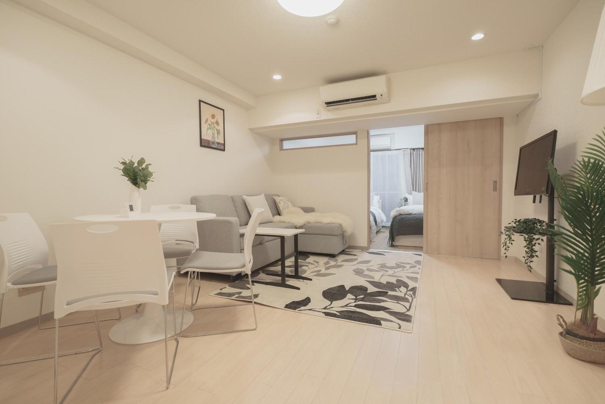 1 Minute From Higashi-shinjuku Station Large Living Apartamento