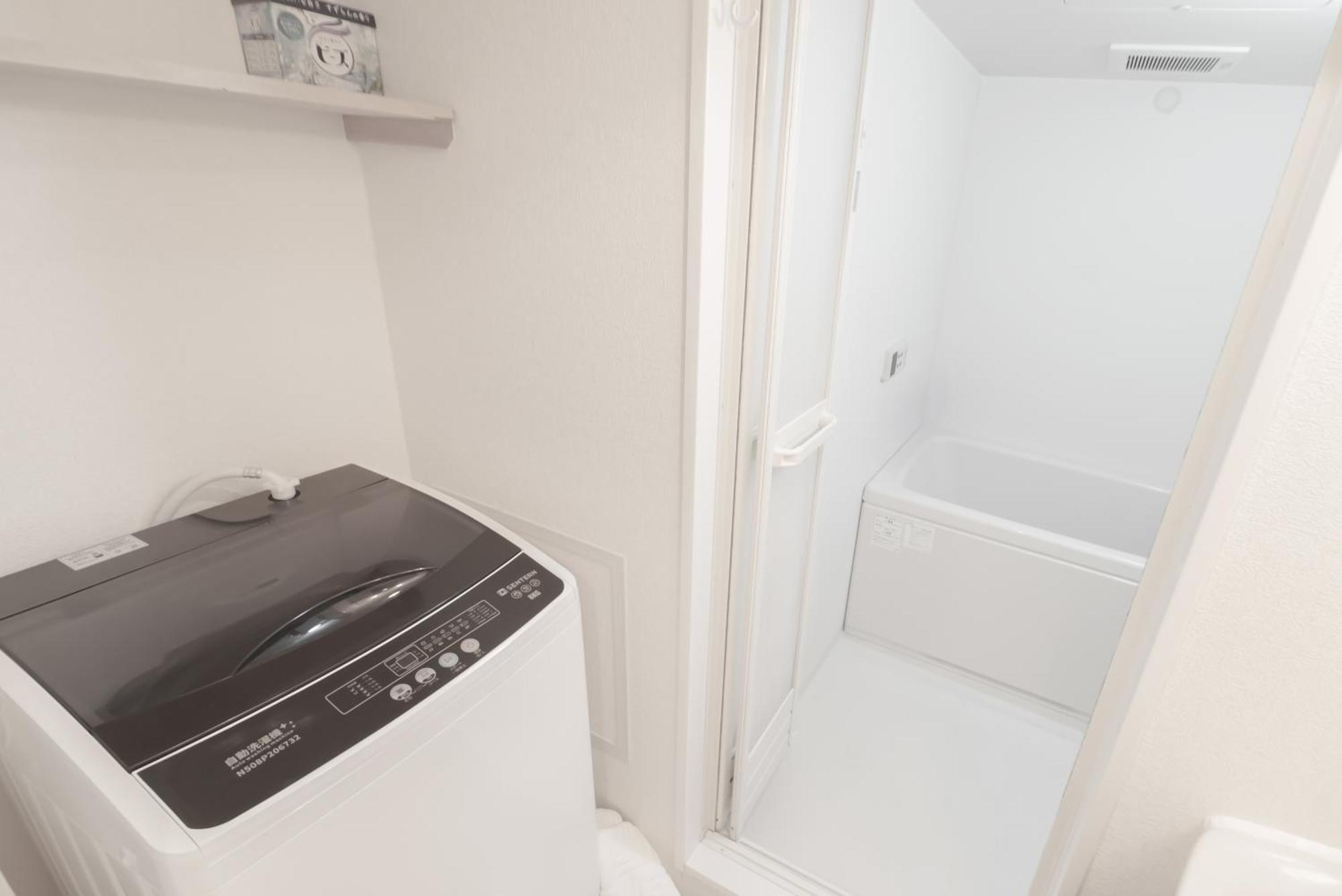 1 Minute From Higashi-shinjuku Station Large Living