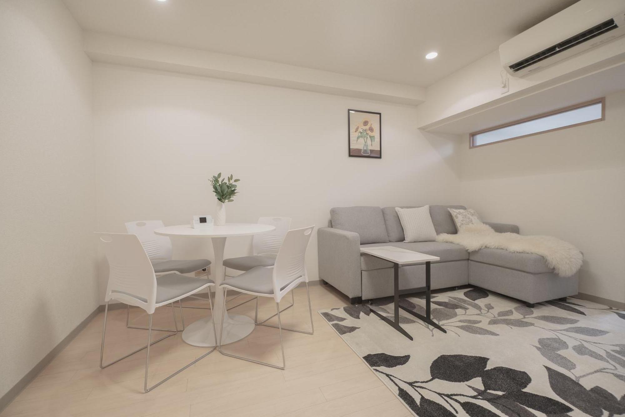 1 Minute From Higashi-shinjuku Station Large Living *