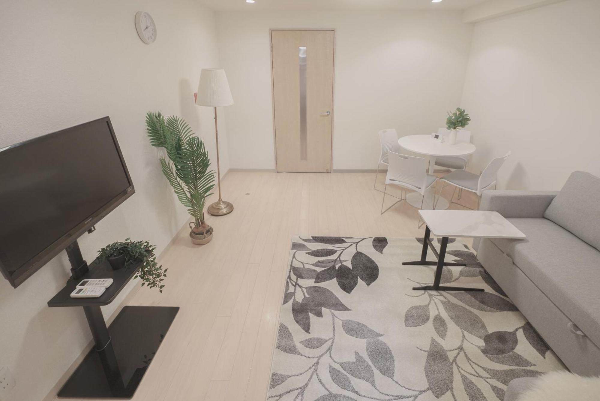1 Minute From Higashi-shinjuku Station Large Living Appartement